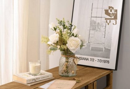 YJ Silk Roses in Vase – White